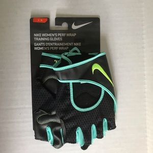 Nike Women’s Training Gloves
